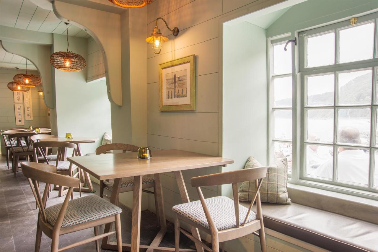 Red Lion Hotel Кловели Екстериор снимка